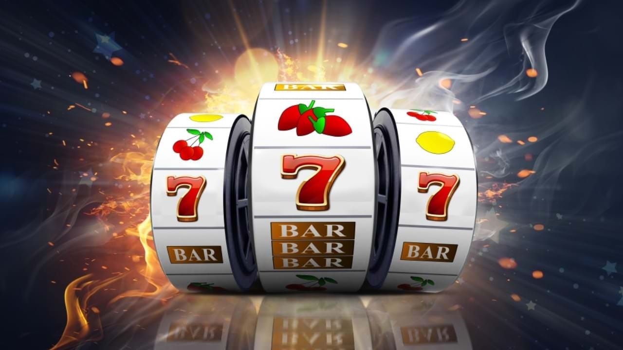 Penyedia mana yang membuat slot mesin buah terbaik?